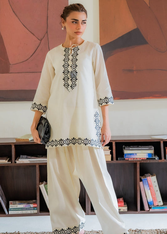 Teteirs  2pc Lawn